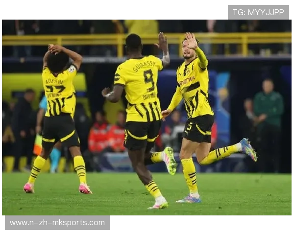 多特保持前场压迫强度,本塞拜尼及时补位