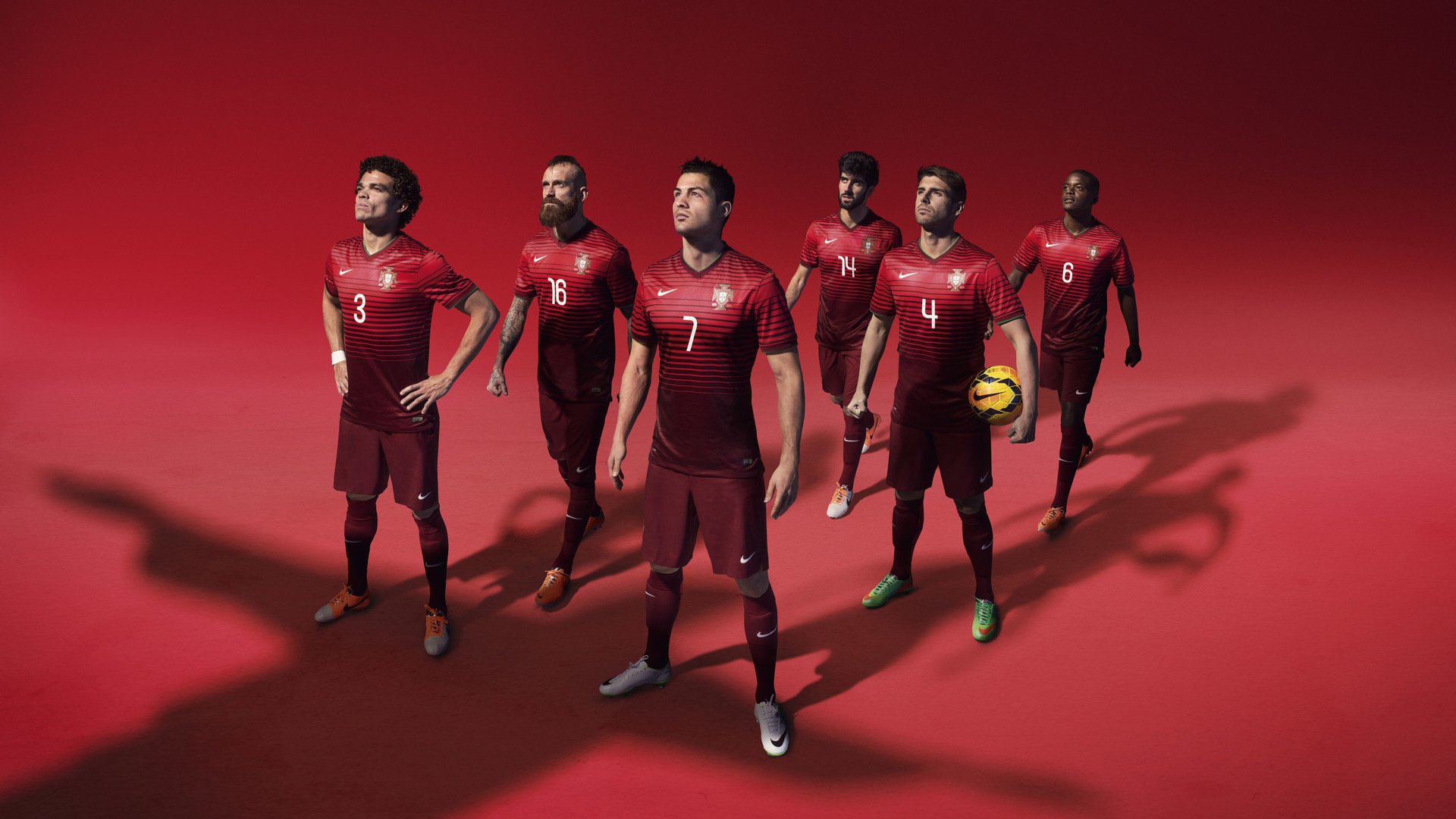 mk体育入口-西甲超级长传：瞬间突破，精彩纷呈！，西甲传奇